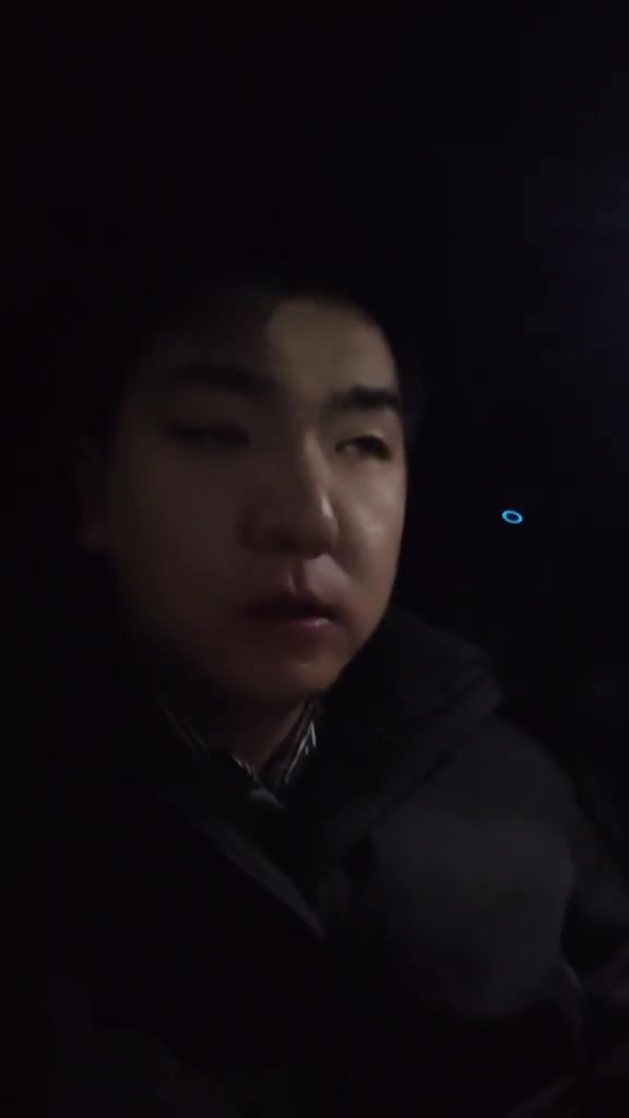 “你遇见这种没有办法，你只能骂几句，自己心里舒服一点就行。”网约车司机“追风”在视频中讲述了自己跑车时频繁遭遇的“切单”情况。所谓切单，是指司机刚接到订单，甚至快到乘客目的地时，系统突然显示“乘客